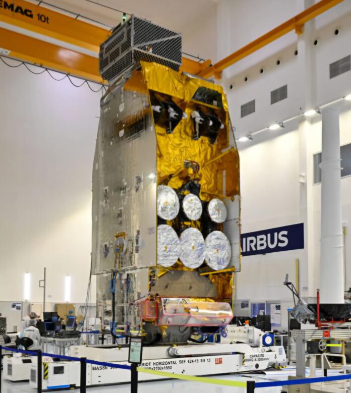 القمر الصناعي إسبانيا سات NG 1