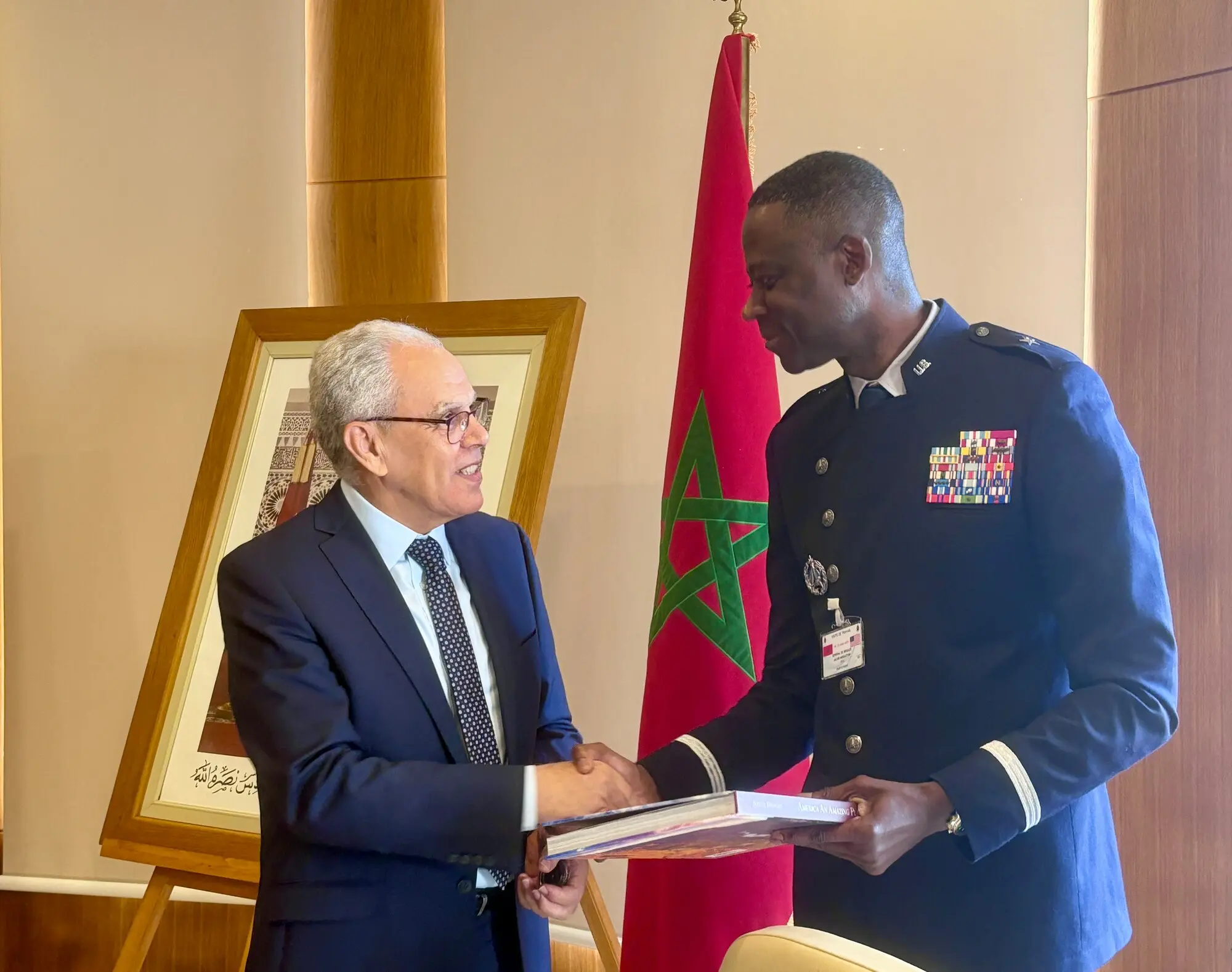 الوزير المنتدب المكلف بإدارة الدفاع الوطني عبد اللطيف لوديي يستقبل قائد قوات الفضاء الأمريكية في إفريقيا الجنرال جاكوب ميدلتون -19 و20 غشت 2025