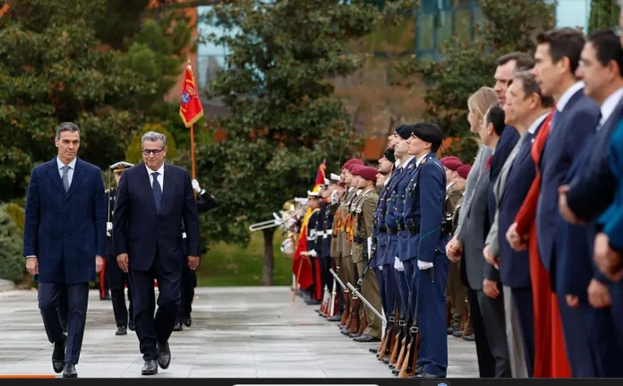 رئيس الحكومة المغربية عزيز أخنوش خلال استقباله من طرف رئيس الوزراء الإسباني بيدرو سانشيز