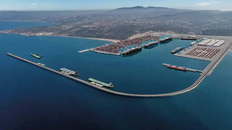 المغرب يعلق مشروع محطة الغاز الطبيعي المسال وشبكة الغاز بالناظور غرب المتوسط